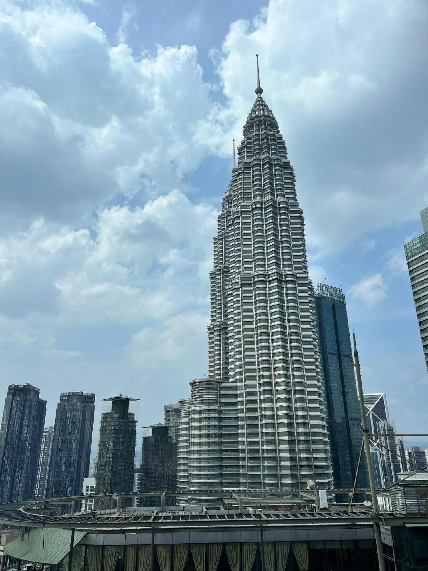 קואלה לומפור Sky Suites At Klcc By Mitstay מראה חיצוני תמונה