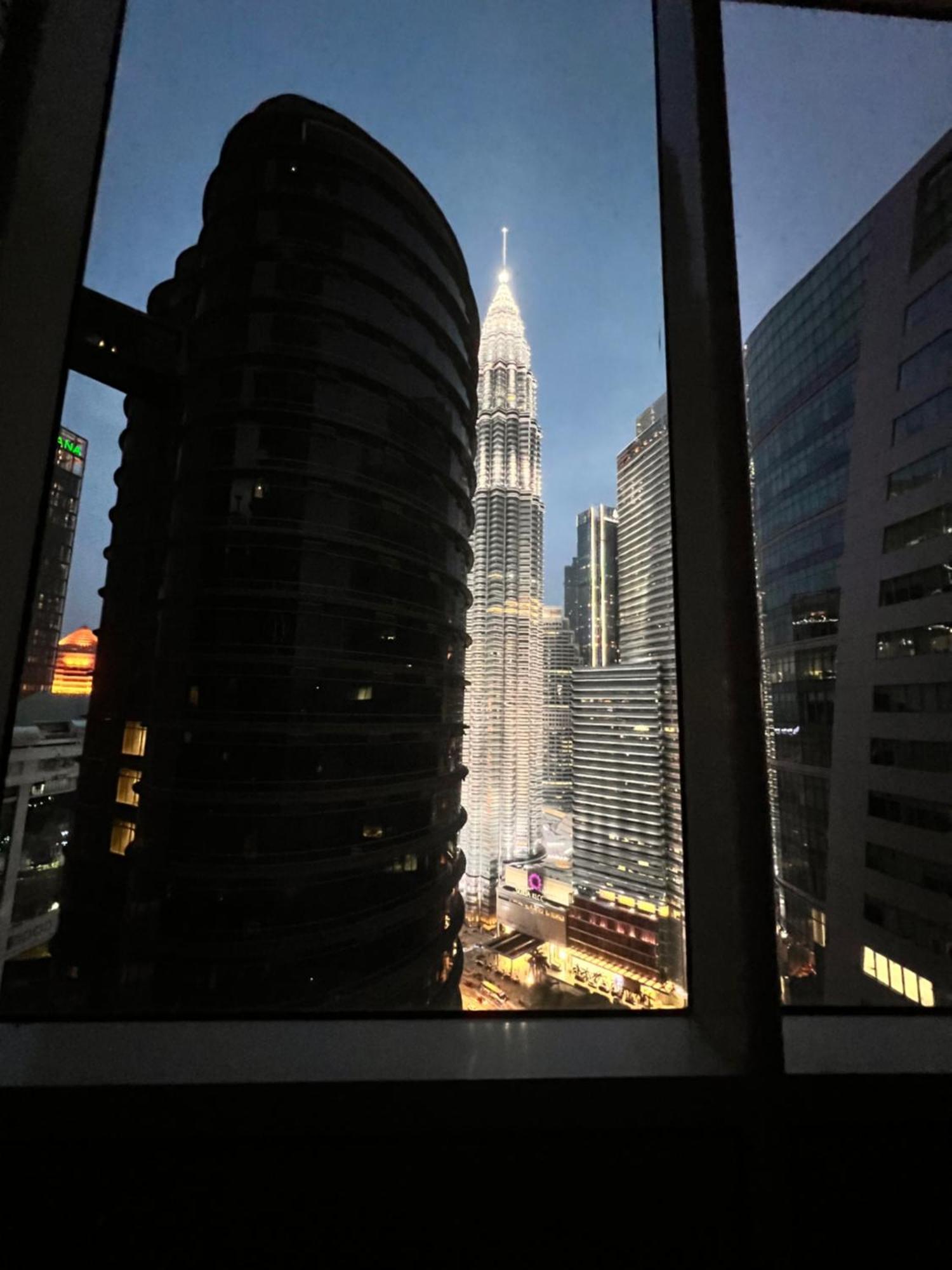 קואלה לומפור Sky Suites At Klcc By Mitstay מראה חיצוני תמונה