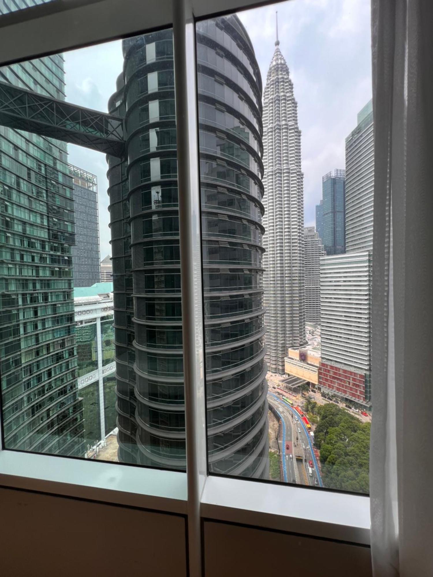 קואלה לומפור Sky Suites At Klcc By Mitstay מראה חיצוני תמונה